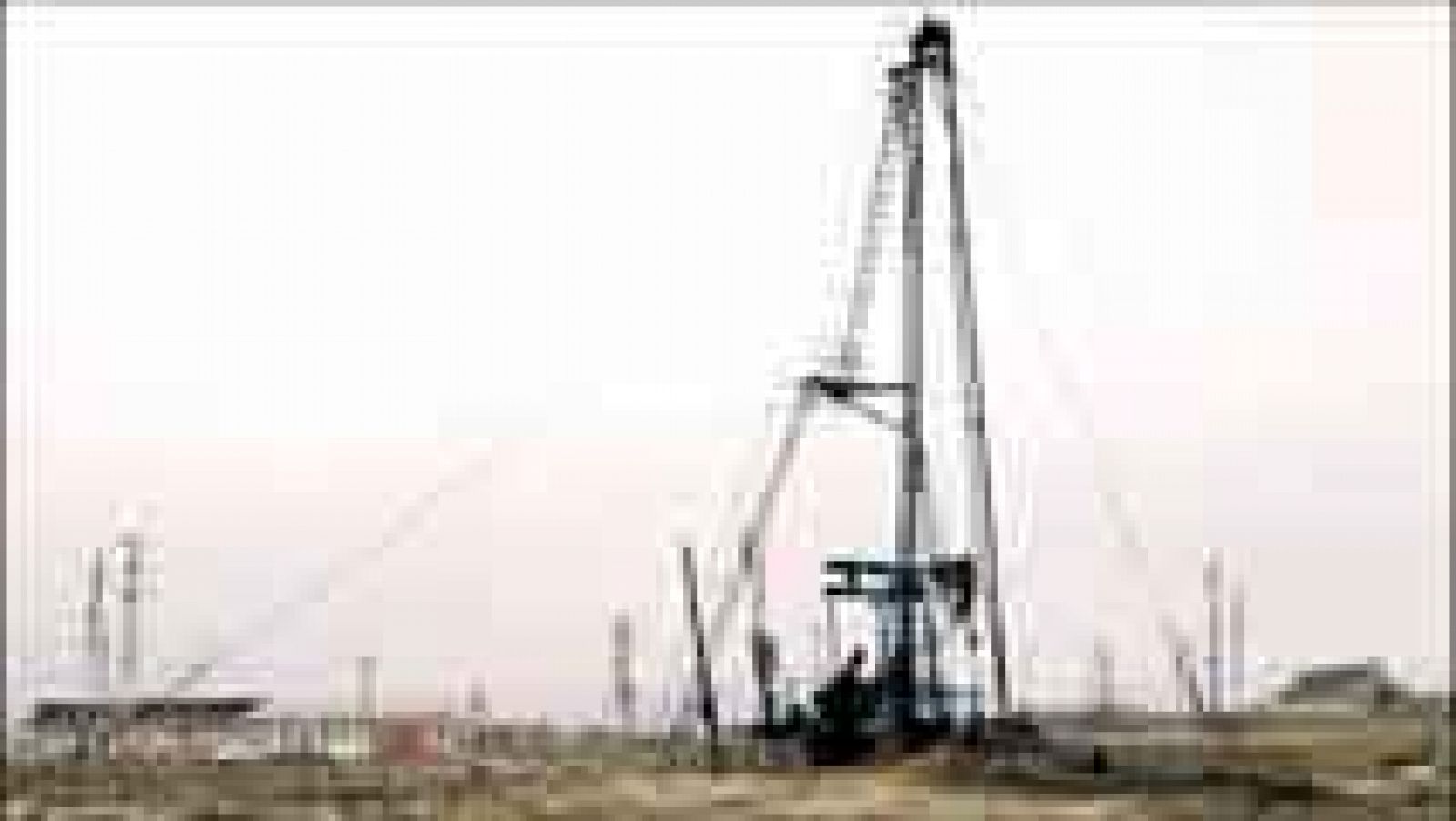 Los analistas creen que el precio del petróleo continuará bajando