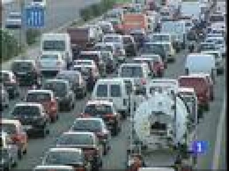 Esa vuelta a la rutina se notaba esta mañana en las carreteras de las grandes ciudades como Madrid, donde los atascos han llegado a sumar 60 kilómetros de retenciones