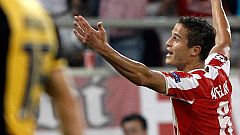 Afellay complica al Atlético (2-0)