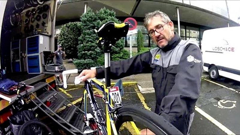 Faustino Muñoz, mecánico de confianza de Alberto Contador, nos explica cómo se monta la bicicleta del flamante vencedor de la Vuelta ciclista a España 2014.
