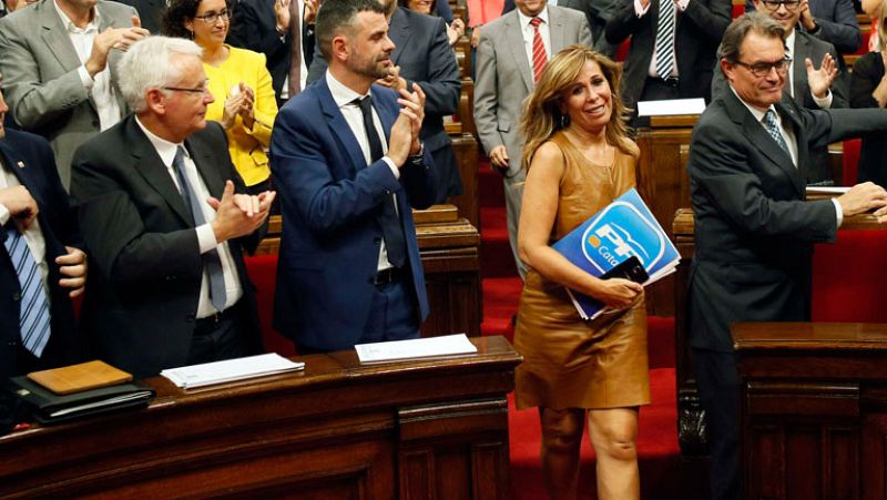 PSC considera que la consulta soberanista no tiene cabida en la ley y el PPC advierte de "un error histórico"