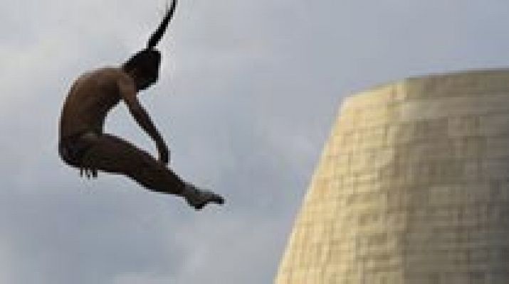 Telediario 1 - Los saltos de gran altura, espectáculo en la ría de Bilbao