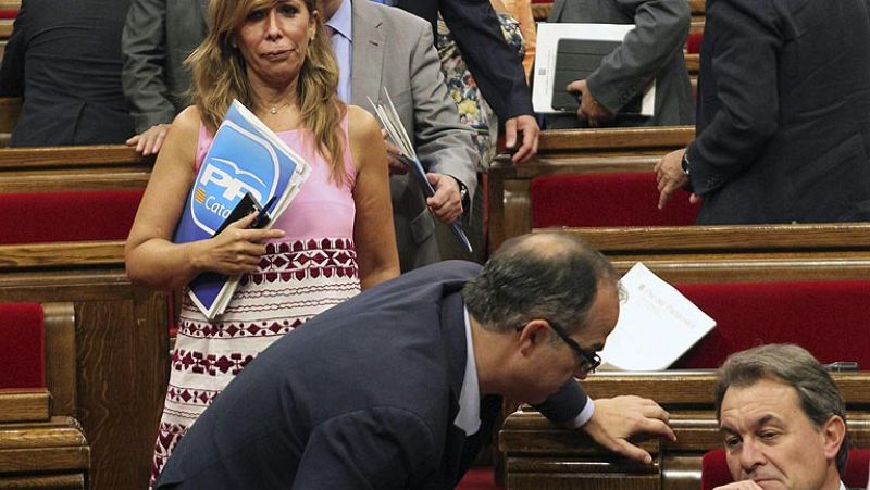 La firma del decreto de Artur Mas centra el debate en las ejecutivas de todos los partidos