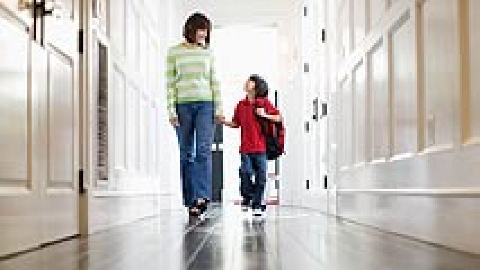 Telediario 1: Las familias monoparentales reclaman más ayudas | RTVE Play