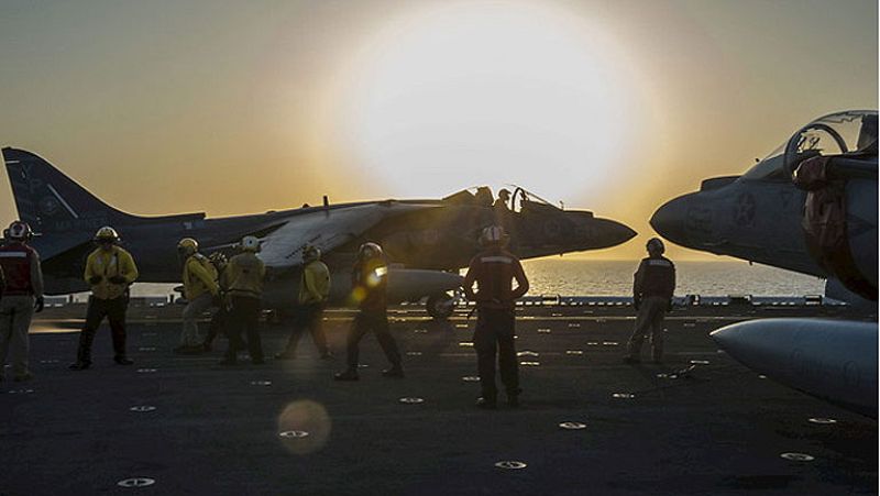 La coalición de países contra el EI liderada por EE.UU. realiza el primer ataque aéreo en Siria