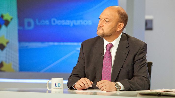 Los desayunos - Pradas (PSOE): "Tiene que haber voluntad de todos los partidos para hacer la reforma constitucional"