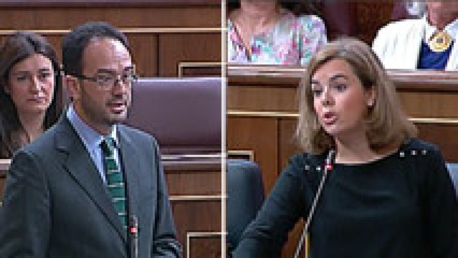 Sáenz de Santamaría agradece el apoyo del PSOE contra el desafío soberanista y pide detalles sobre la reforma constitucional