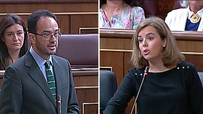 Sáenz de Santamaría agradece el apoyo del PSOE contra el desafío soberanista y pide detalles sobre la reforma constitucional 