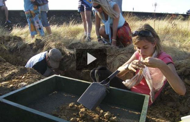 La 2 Noticias - El juez Garzón da voz a los represaliados del franquismo y ordena investigar el paradero