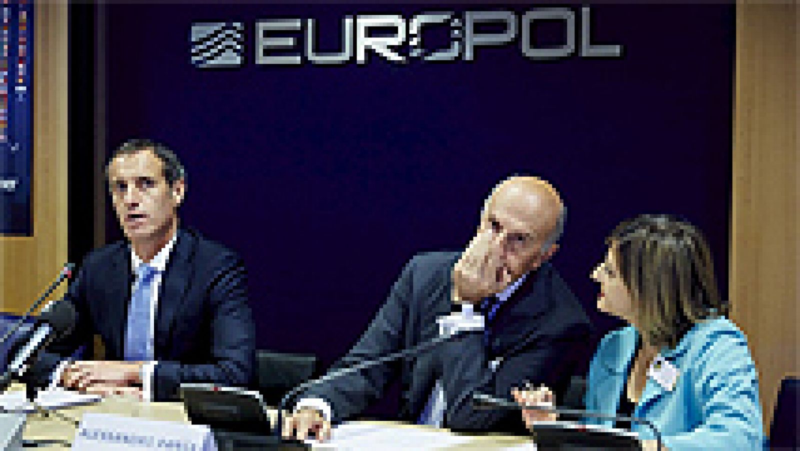 Telediario 1: Europol detiene a más de 1.000 personas en la mayor operación contra el crimen organizado | RTVE Play