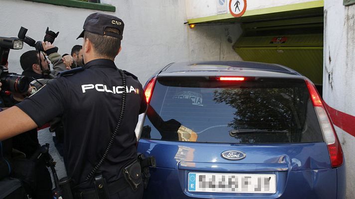 Los desayunos - La Policía registra ante el presunto pederasta de Ciudad Lineal la casa donde pudo actuar