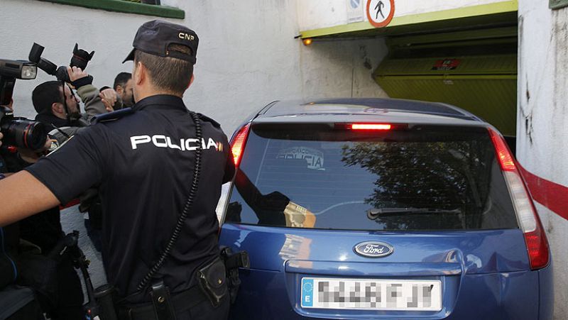 La Policía registra ante el presunto pederasta de Ciudad Lineal la casa donde pudo actuar
