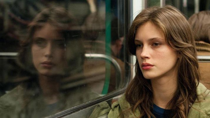 Días de cine - DVD: 'Joven y bonita', 'Crónicas diplomáticas' y 'El desconocido del lago'