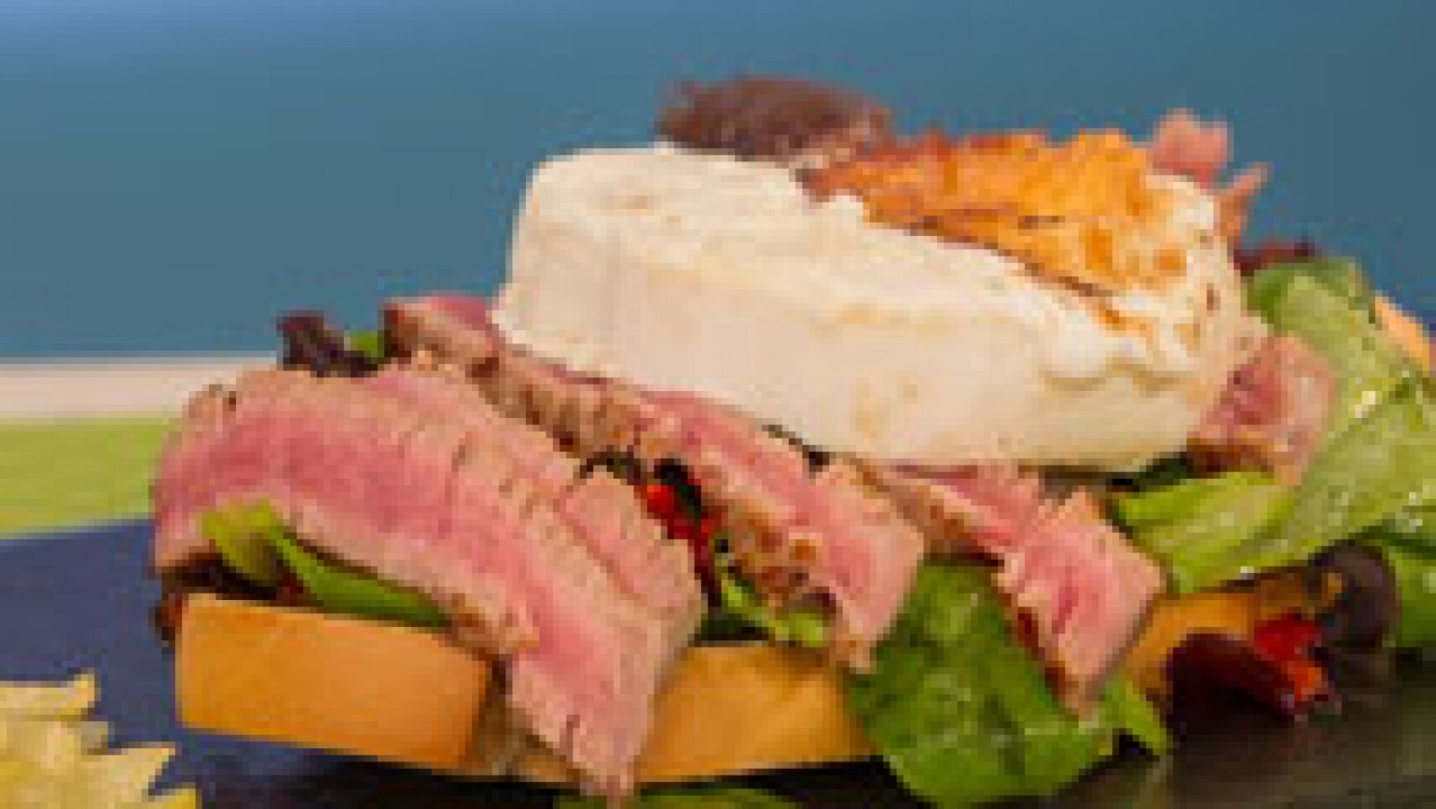 RTVE Cocina: Tosta de carne con pimientos y queso de cabra | RTVE Play