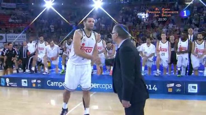 Baloncesto en RTVE - El Madrid recibe la copa de 'Supercampeón'