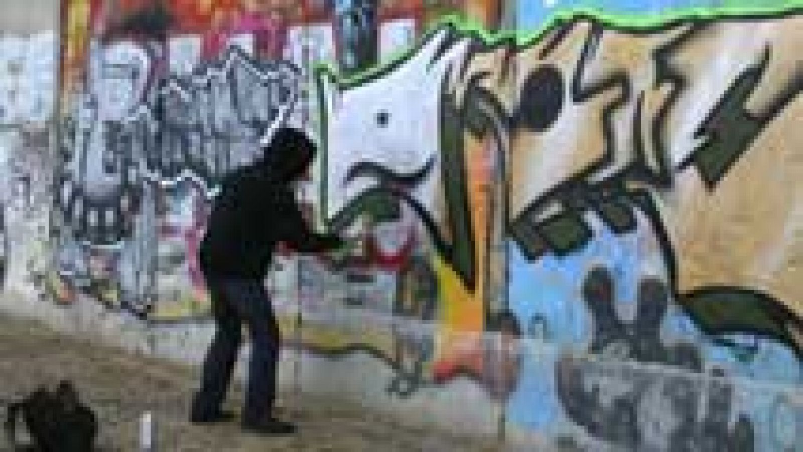 Telediario 1: La policía detiene a 10 grafiteros  | RTVE Play