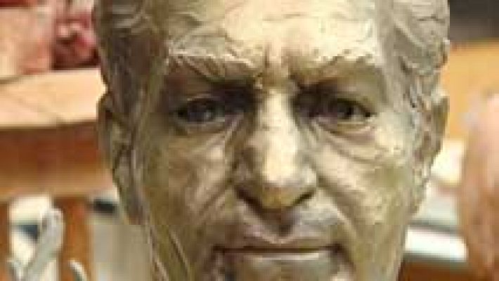 Telediario 1 - El escultor José Torres Guardia es autor de decenas de obras