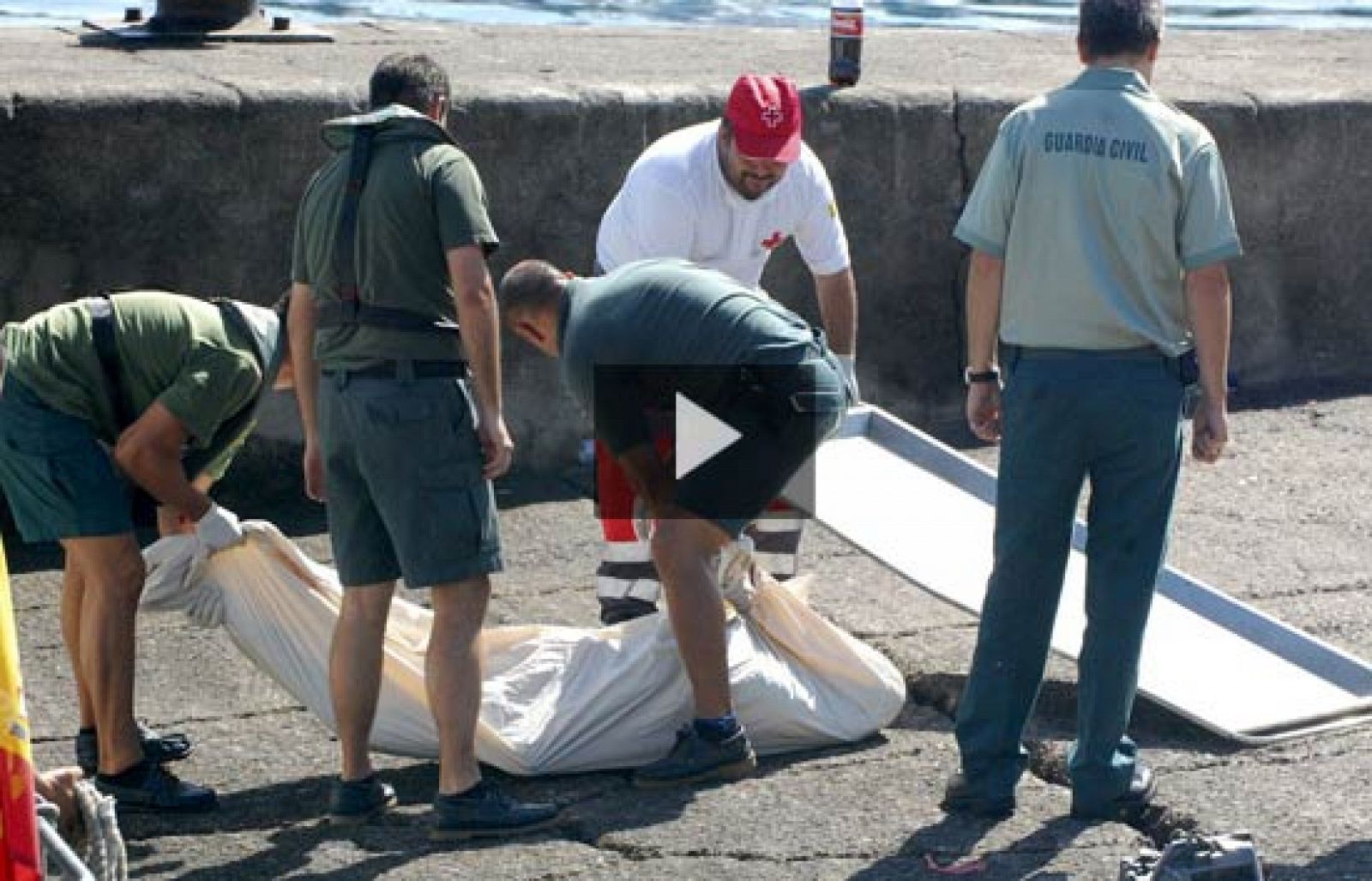 9 de los 46 inmigrantes que llegaron a Canarias en patera se hayan ingresados en el Hospital Dr. Negrín de Las Palmas.
