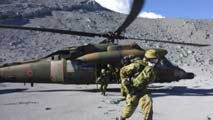 Telediario 1 - En búsqueda de supervivientes en un volcán de Japón