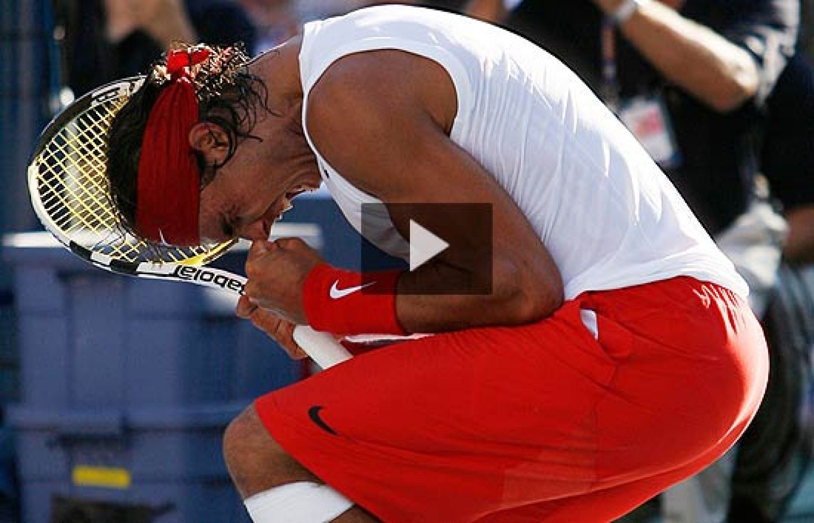 Rafa Nadal sí tiene abuela; y abuelo, y ambos están encantados con los logros de su nieto, que le han hecho merecedor del Príncipe de Asturias de los Deportes. Todo su pueblo, Manacor, está orgulloso de su vecino predilecto.
