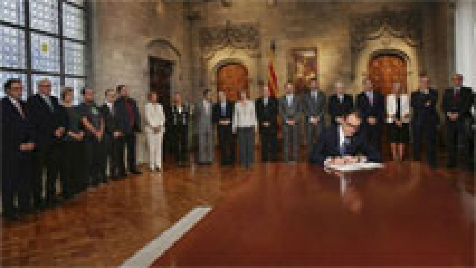 La Generalitat acuerda suspender la campaña institucional del 9-N