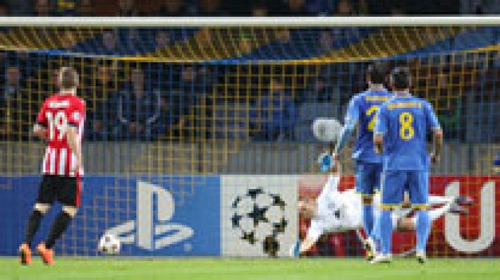 Champions League - Aduriz recorta distancias antes del desncanso (2-1)
