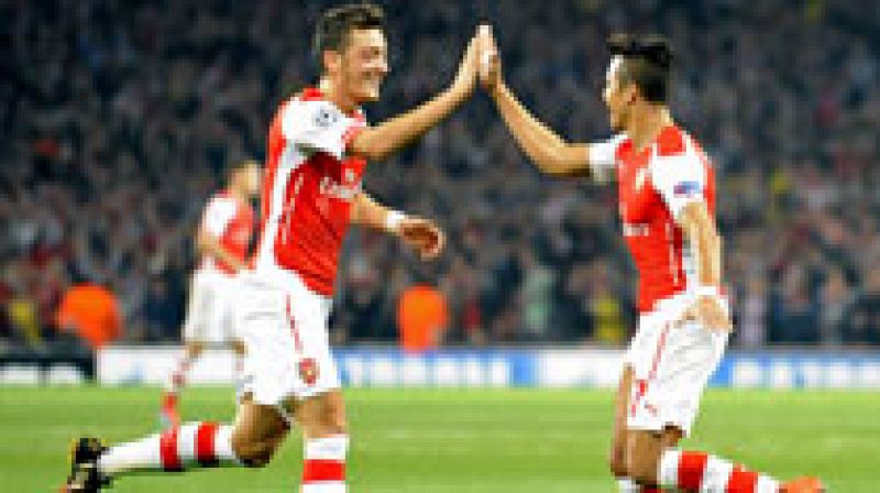 Por su parte, el Arsenal consiguió desquitarse de su derrota en la primera jornada de la Liga de Campeones con una victoria sencilla por 4-1 en el Emirates Stadium ante el Galatasaray con Danny Welbeck de protagonista con tres de los tantos ingleses.