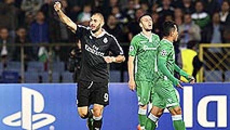 Un tanto de Karim Benzema rescató al Real Madrid de un resultado sonrojante en la visita al modesto Ludogorest, que por momentos impuso su ilusión a la anarquía madridista, que acabó remontando sin brillantez pero imponiendo la diferencia de calidad 