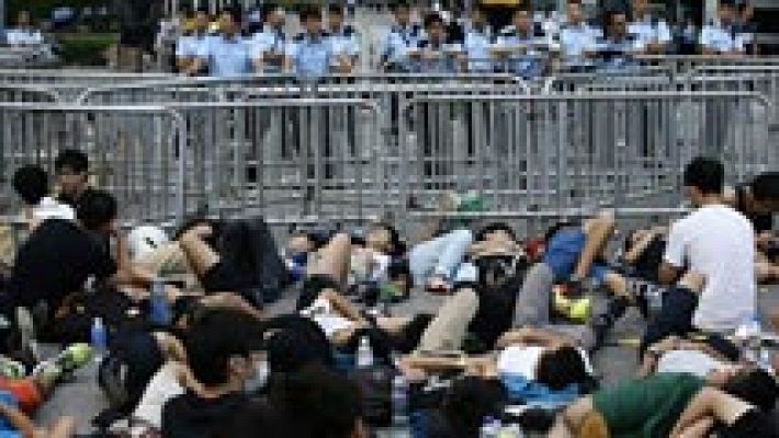 Telediario 1 - Los estudiantes mantienen la protesta en Hong Kong