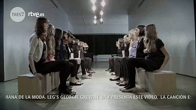 "I wanna be your dog" por Leg's Georgie Greville