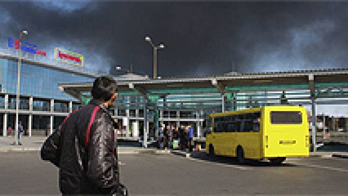 Telediario 1 - Los rebeldes intentan recuperar el aeropuerto de Donetsk