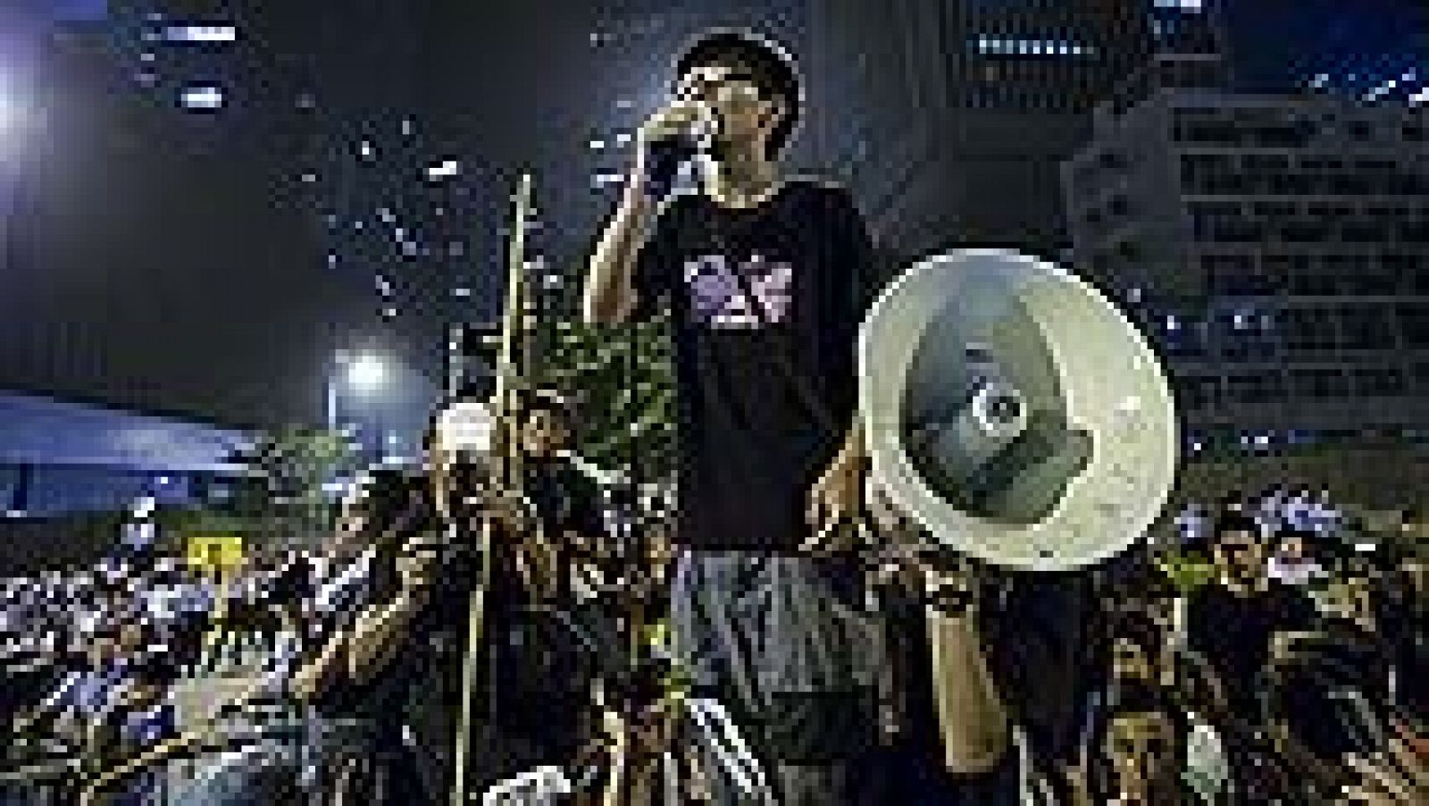 Telediario 1: El líder de Hong Kong rechaza dimitir pero ofrece diálogo | RTVE Play