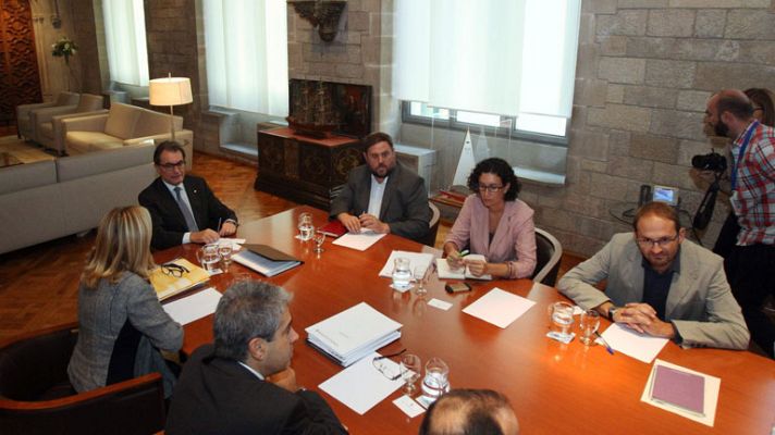 Telediario 1 - Mas y las fuerzas proconsulta acuerdan mantener el 9N