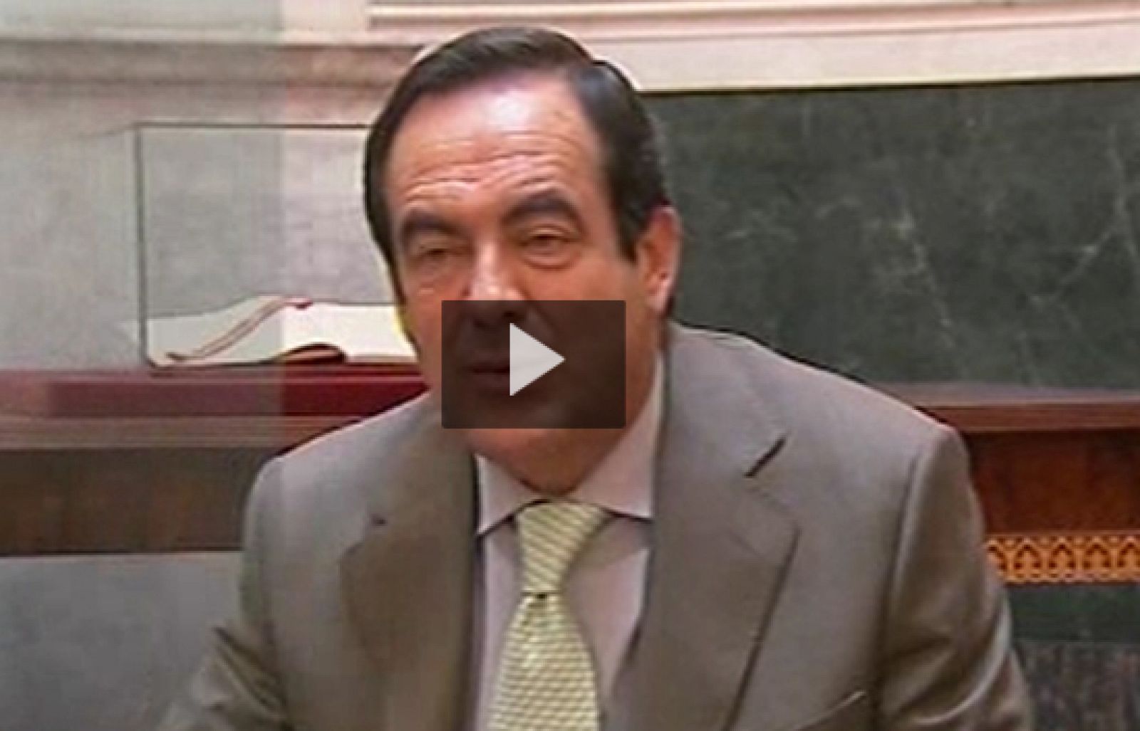 Bono cree que hay que congelar los sueldos de los parlamentarios | Ver