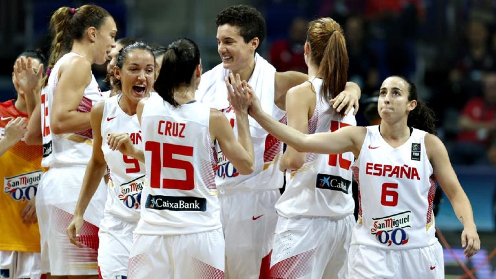 La selección española femenina de baloncesto se clasificó para las semifinales del campeonato del mundo tras derrotar a China por 71-55, en un partido en el que la defensa volvió a ser el hilo conductor y en el que sobresalieron en ataque Sancho Lytt