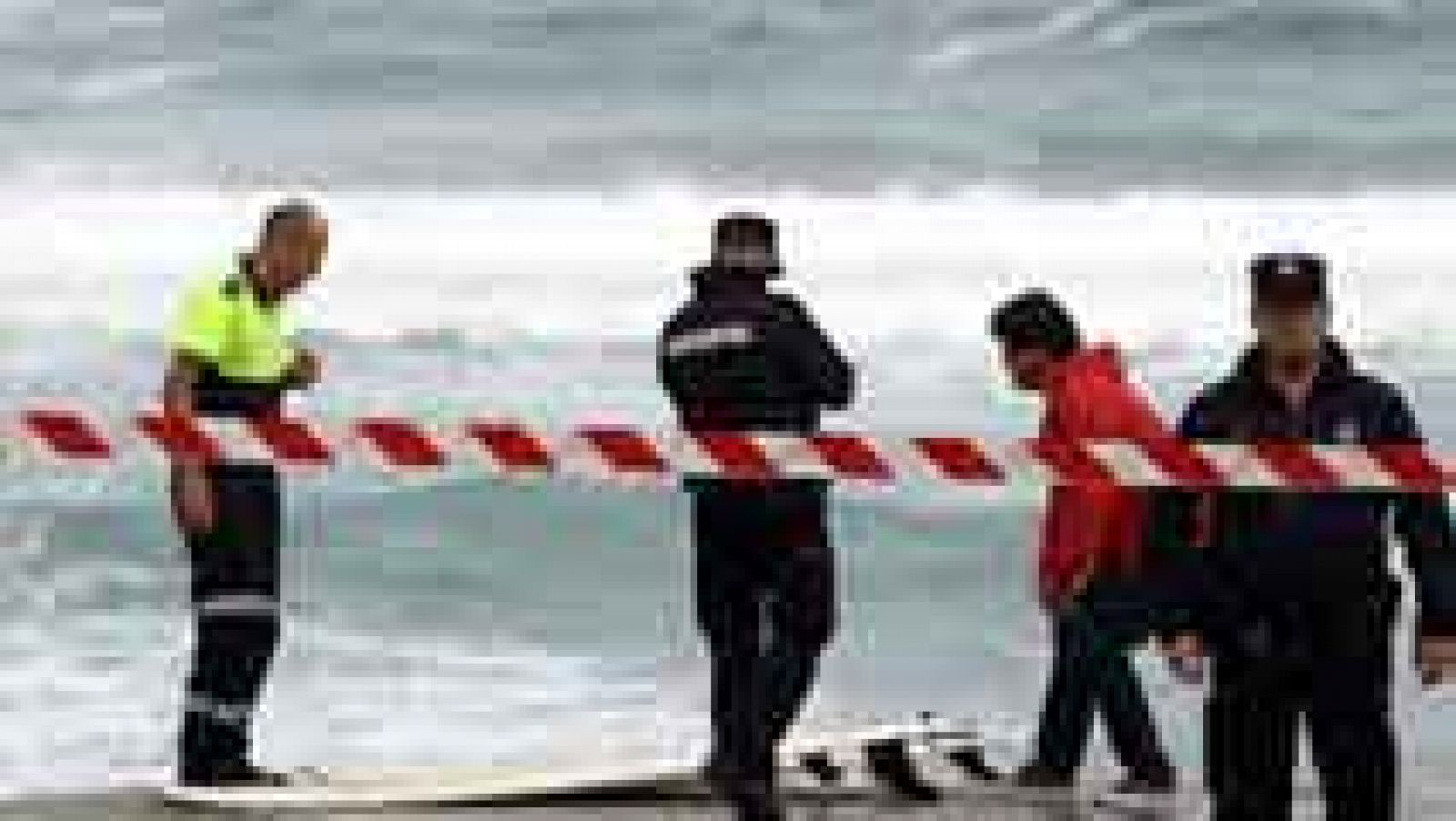Mueren dos jóvenes en Zarautz practicando surf