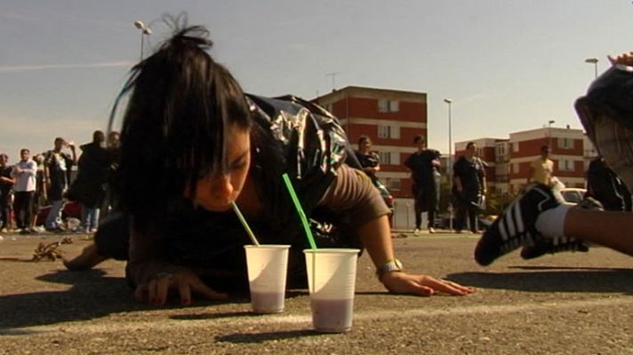 Telediario 1 - Las novatadas rayan con el acoso y la humillación