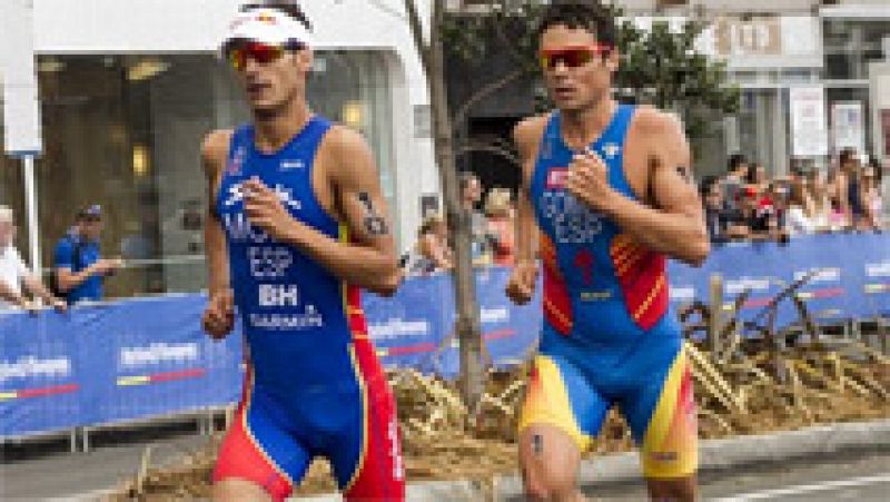 Los triatletas españoles Javier Gómez Noya y Mario Mola, campeón y subcampeón del mundo respectivamente, ponen fin a la temporada en el triatlón de Barcelona, en su primer duelo del año en suelo español.