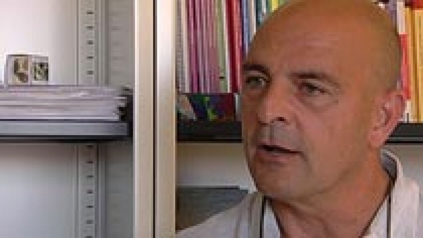 Un miembro de la 'junta electoral' del 9N renuncia porque "no ofrece garantías democráticas" - Informativo 24h | Ver