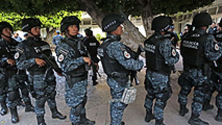 Telediario 1 - Peña Nieto advierte que los crímenes no quedarán impunes