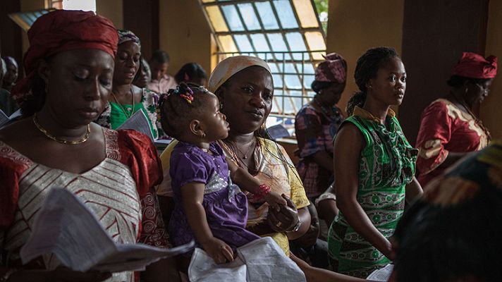 Telediario 1 - Vencer al ébola en Sierra Leona