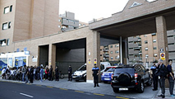 Telediario 1 - La Comunidad desinfectará las zonas comunes de la finca de la enfermera y sacrificará a su perro