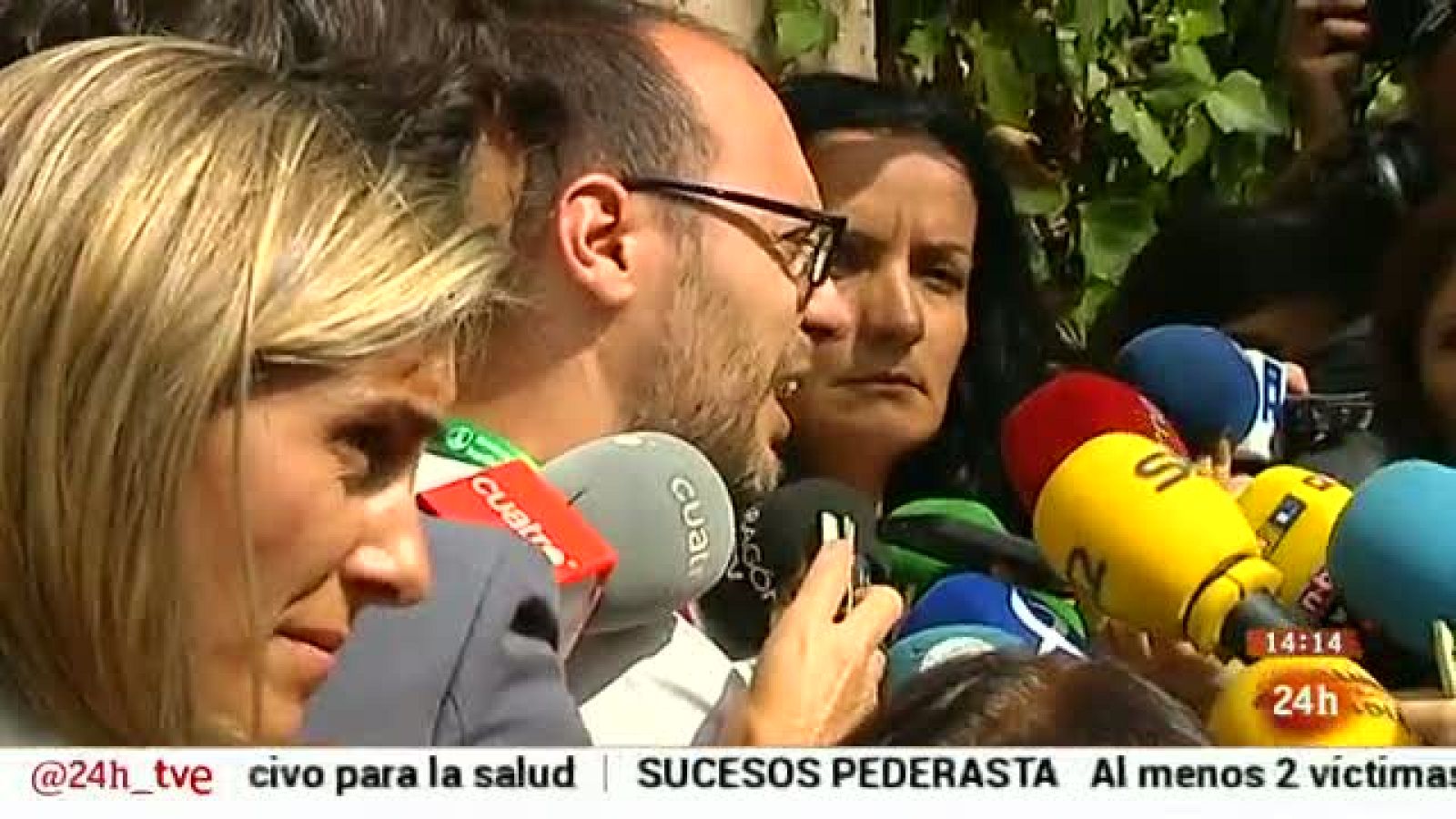 La auxiliar contagiada por ébola cree que se rozó la cara con los guantes al quitarse el traje