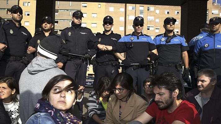 Telediario 1 - Colectivos animalistas contra sacrificio del perro