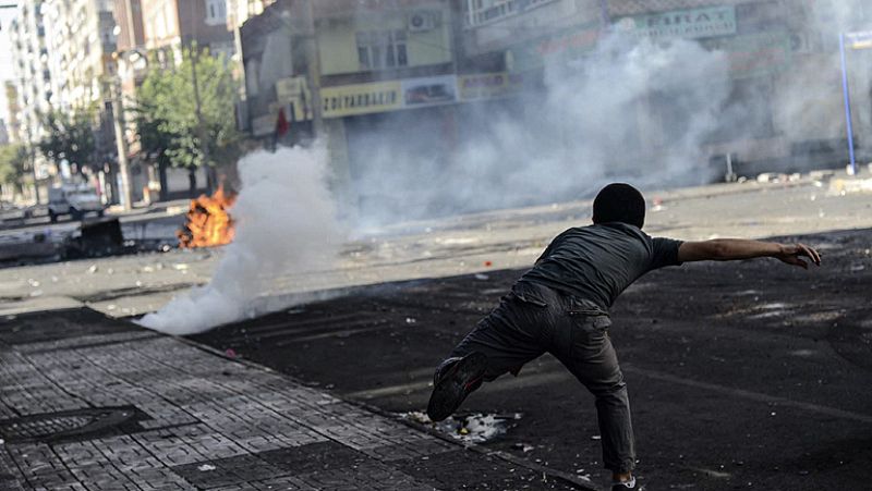 Los últimos enfrentamientos entre ciudadanos kurdos y las fuerzas del orden turcas dejan al menos 12 muertos 