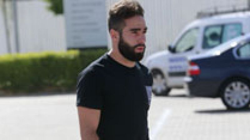 El lateral derecho del Real Madrid Dani Carvajal regresa a la selección con "muchas ganas" de hacerlo bien, para meter al equipo en la fase final de la Euro 2016 y quitarse la espinita de no haber estado en el Mundial de Brasil.