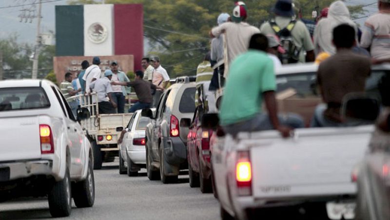 Campesinos e indígenas llegan a Iguala para apoyar la búsqueda de los jóvenes desaparecidos 