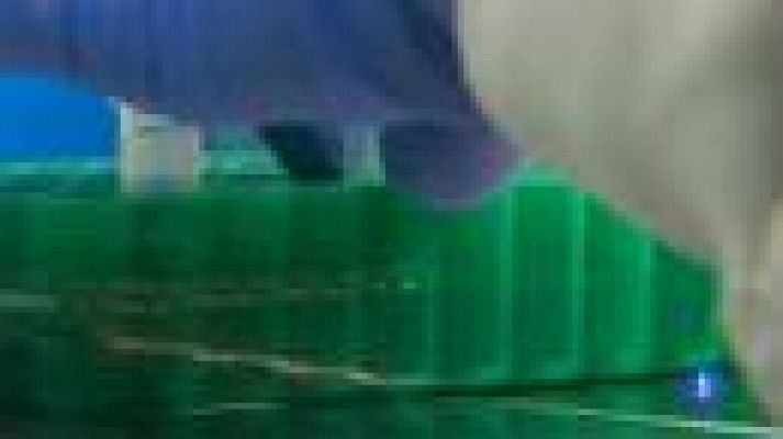 Telediario 1 - Sanidad vigila a 54 personas que tuvieron contacto con la auxiliar, cinco de "alto riesgo"