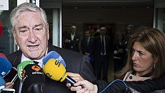 El consejero de Sanidad dice que la auxiliar contagiada pudo ocultar informacion