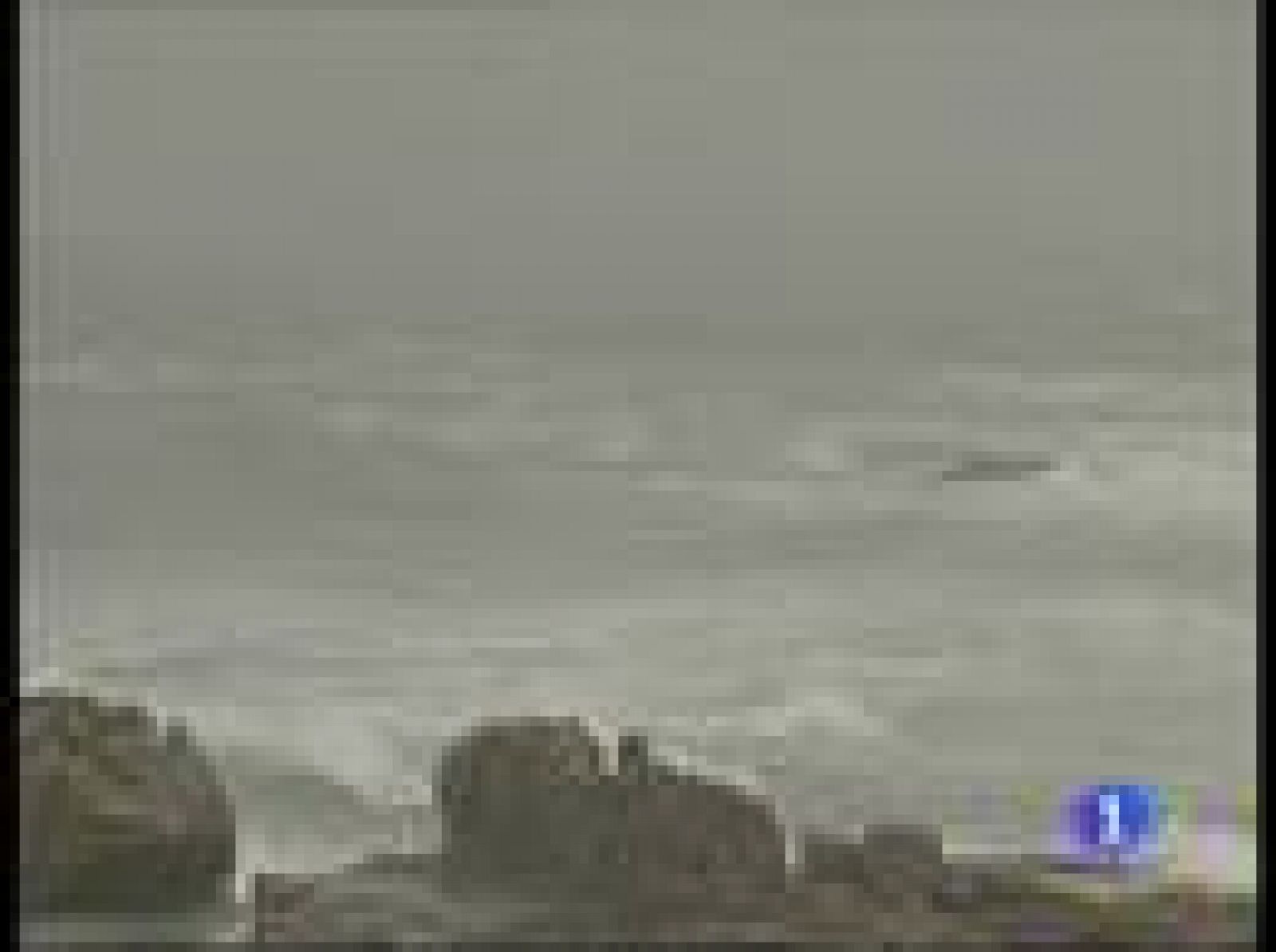 Un temporal de viento ha azotado Galicia con rachas de aire de hasta 100 kilómetros por hora.